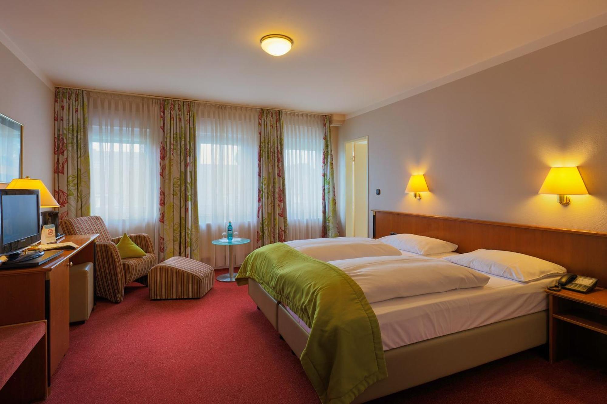 Trip Inn Posthotel Dueren Düren - Eifel Exterior foto